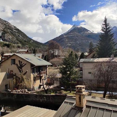 Maison Calme Independante Et Vue Sur Les Montagnes Briançon Buitenkant foto